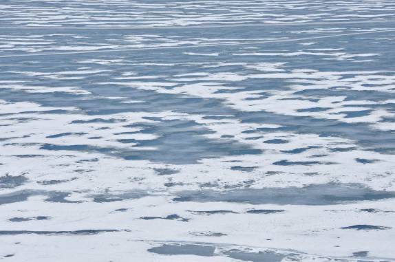 Lago completamente congelado perto da histórica Las Vegas, no Novo México, nos Estados Unidos